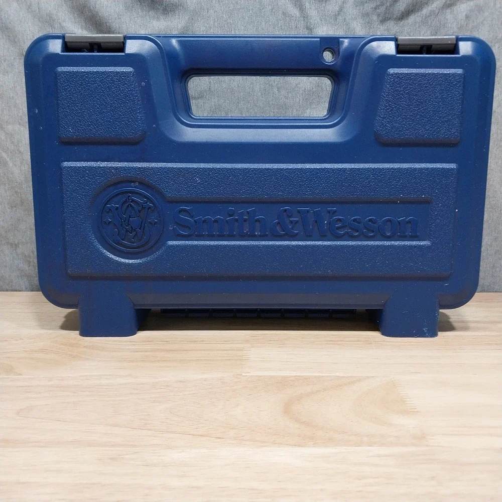 Smith & Wesson Mens Pistol Case Hard Shell Foam Lined Blue